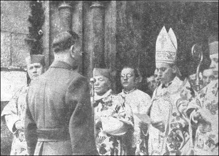 Pavelić facing Cardinal Stepinac